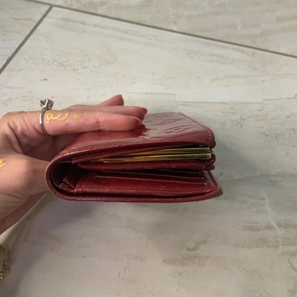 Louis Vuitton Wallet - Picture 5 of 11